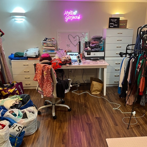 SWEETBREESTYLES is Live NOW!!!💖 - Picture 5 of 11